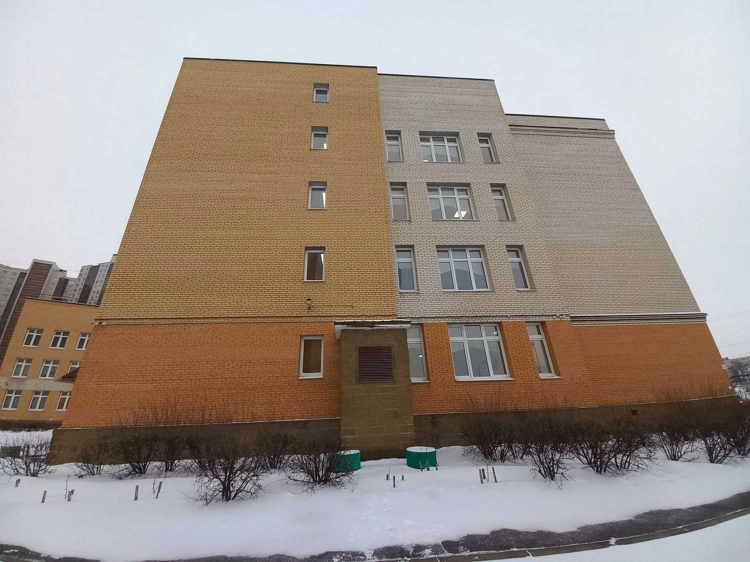 г.СПБ Гимназия 587 фасад 2
